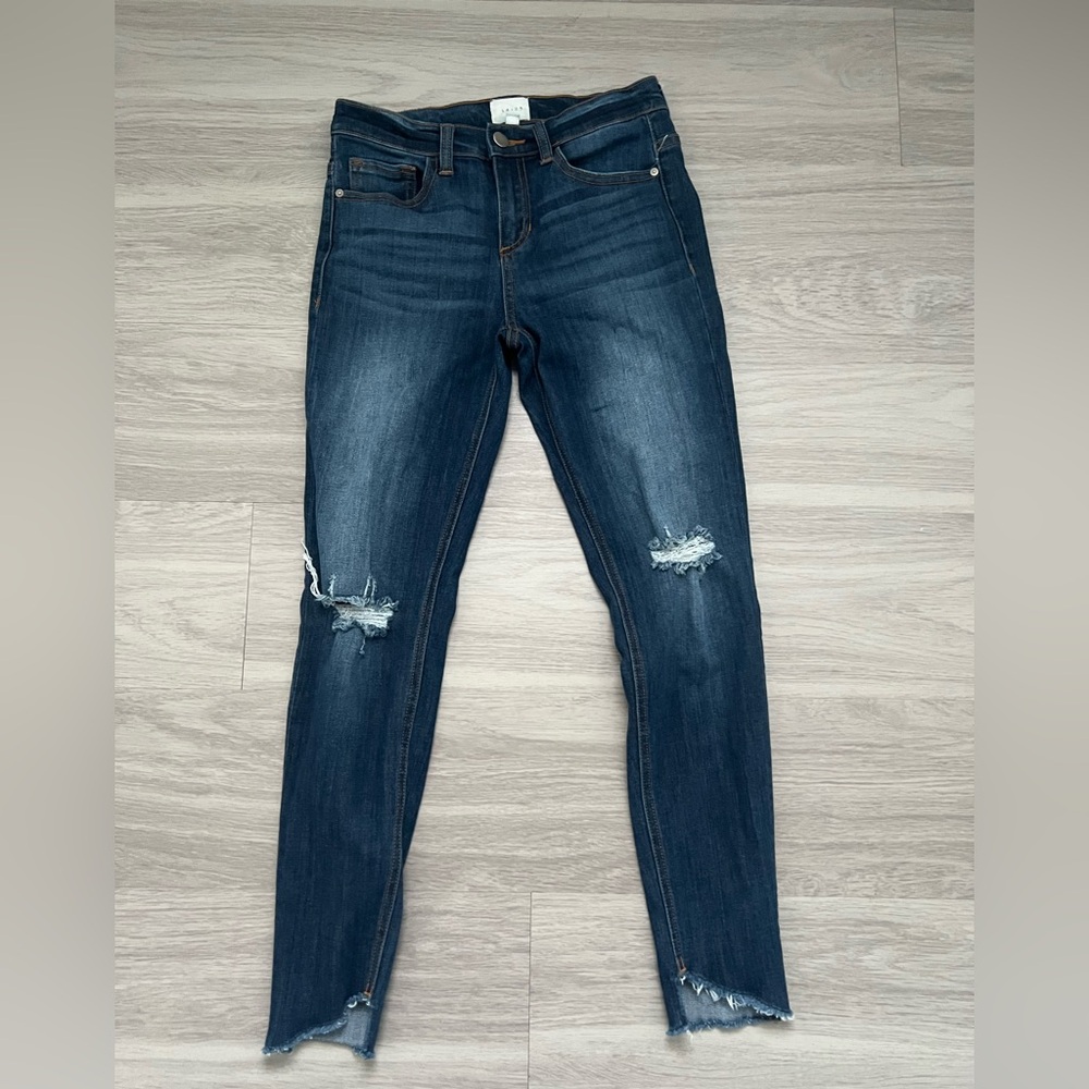 id:23 Women’s Dark Wash Distressed Skinny Jeans Raw Hem Stretch Size 26